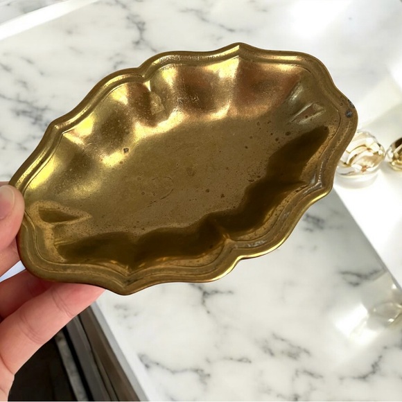 Vintage Brass Soap Dish/Sponge Holder Victorian Patina Footed - Picture 1 of 9